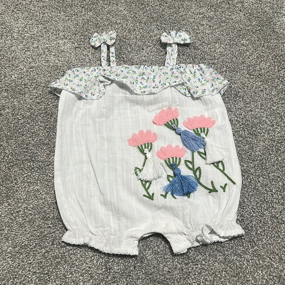 Mud Pie Floral White Bubble Romper 6-9 months NWT‎